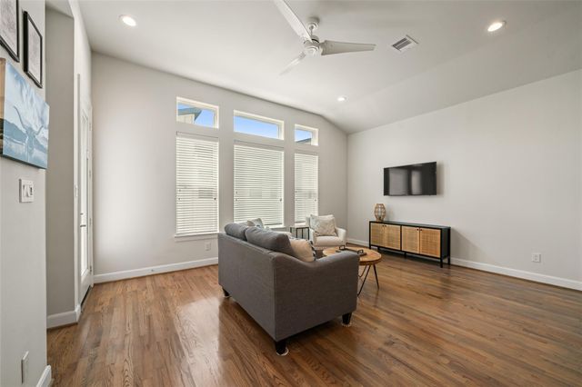 502 W Donovan Street A, Houston, TX 77091