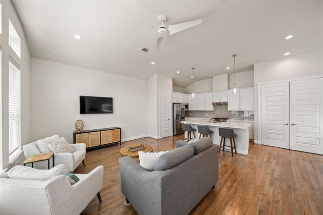 502 W Donovan Street A, Houston, TX 77091