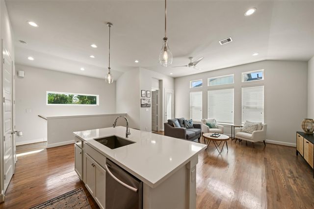 502 W Donovan Street A, Houston, TX 77091