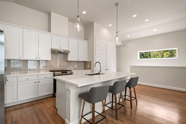 502 W Donovan Street A, Houston, TX 77091