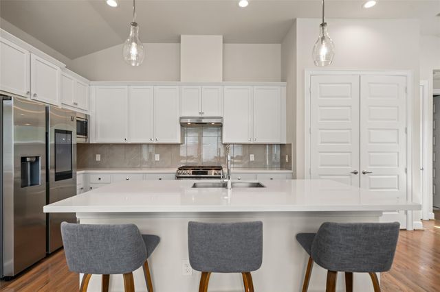 502 W Donovan Street A, Houston, TX 77091
