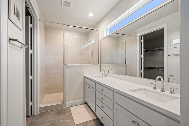 502 W Donovan Street A, Houston, TX 77091