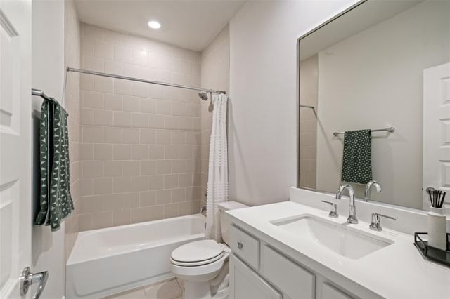 502 W Donovan Street A, Houston, TX 77091