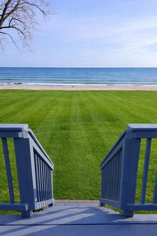 9 Bay Shore Drive, Bay City, MI 48706