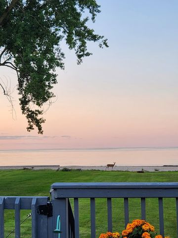 9 Bay Shore Drive, Bay City, MI 48706