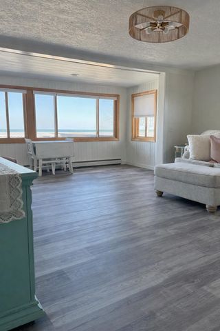 9 Bay Shore Drive, Bay City, MI 48706