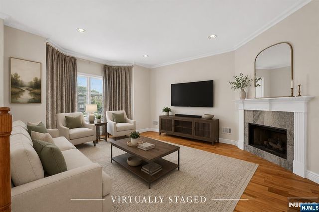 425 Lafayette Avenue A, Cliffside Park, NJ 07010
