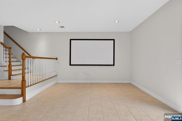 425 Lafayette Avenue A, Cliffside Park, NJ 07010