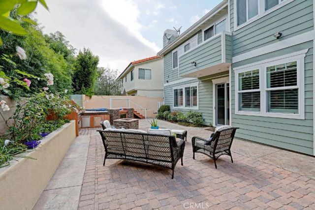 1740 2nd Street, Manhattan Beach, CA 90266