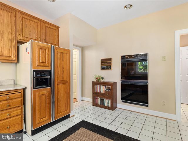 8105 HADDINGTON CT, Fairfax Station, VA 22039