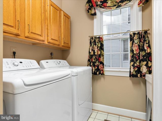 8105 HADDINGTON CT, Fairfax Station, VA 22039
