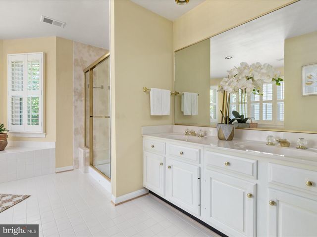 8105 HADDINGTON CT, Fairfax Station, VA 22039