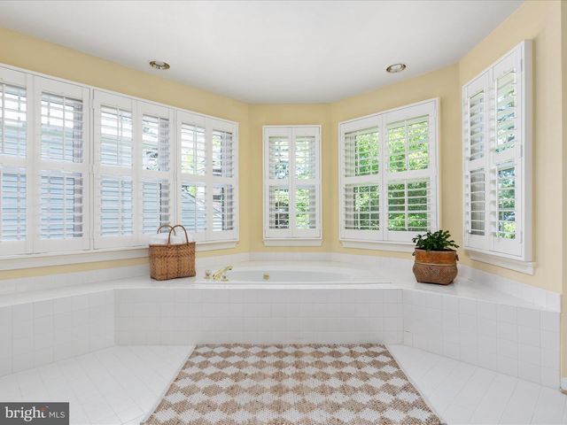 8105 HADDINGTON CT, Fairfax Station, VA 22039