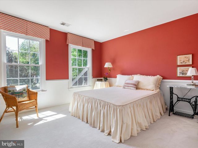 8105 HADDINGTON CT, Fairfax Station, VA 22039