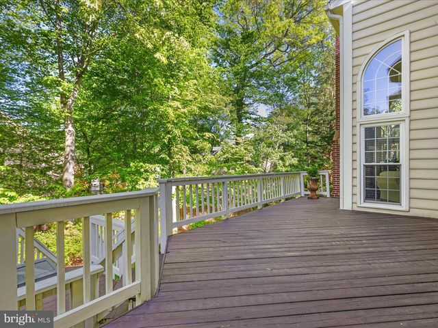 8105 HADDINGTON CT, Fairfax Station, VA 22039