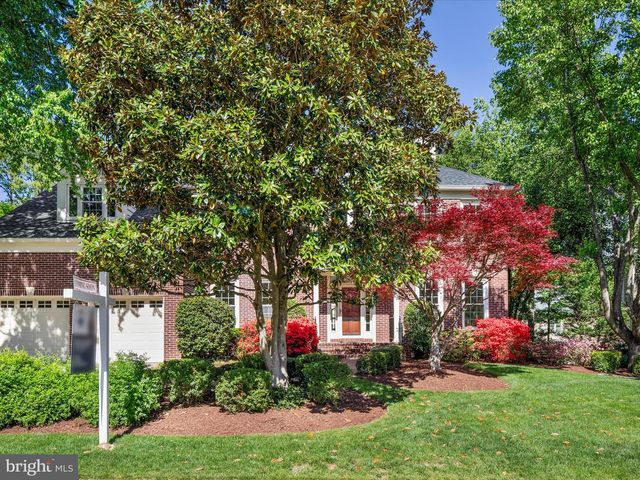 8105 HADDINGTON CT, Fairfax Station, VA 22039