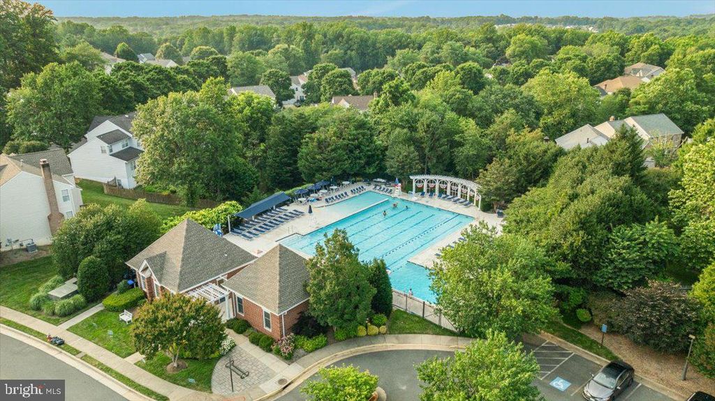 8105 HADDINGTON CT, Fairfax Station, VA 22039