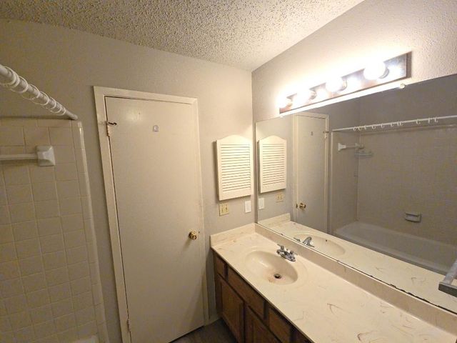 15625 Weldon Drive, Houston, TX 77032