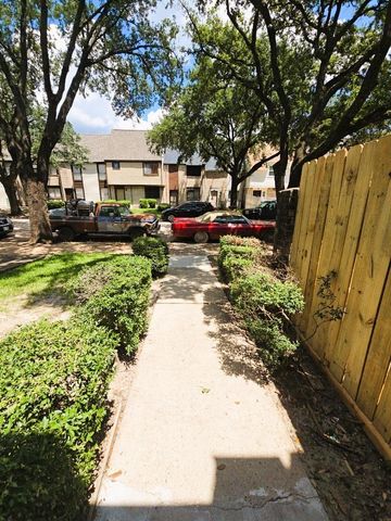 15625 Weldon Drive, Houston, TX 77032