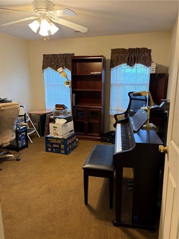 2106 Lenox Dr, Bethel Park, PA 15102