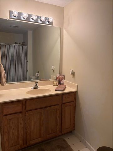 2106 Lenox Dr, Bethel Park, PA 15102