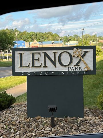 2106 Lenox Dr, Bethel Park, PA 15102