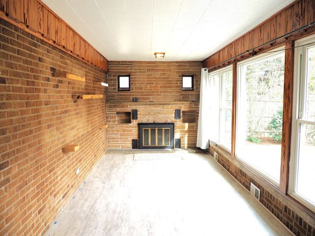 6185 N Keating Avenue, Chicago, IL 60646