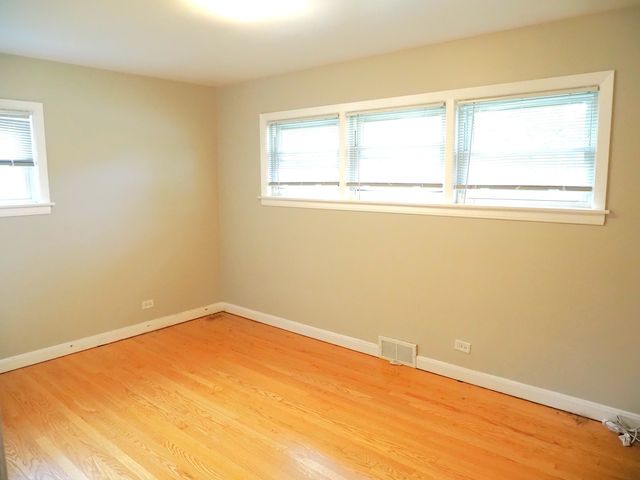 6185 N Keating Avenue, Chicago, IL 60646