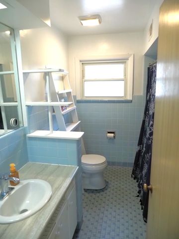 6185 N Keating Avenue, Chicago, IL 60646