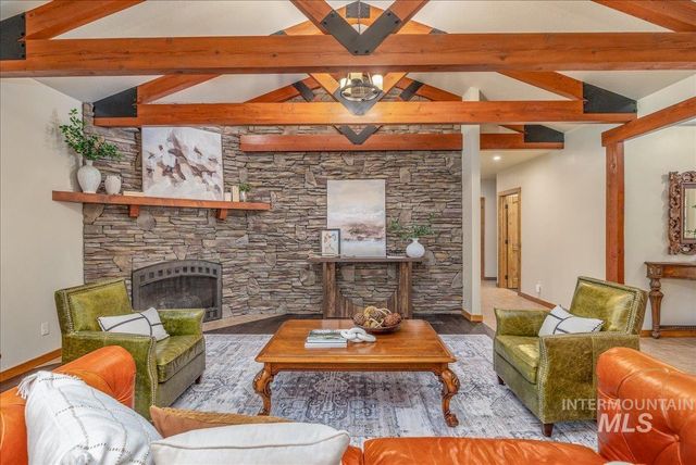 5 Middlefork Circle, Garden Valley, ID 83622
