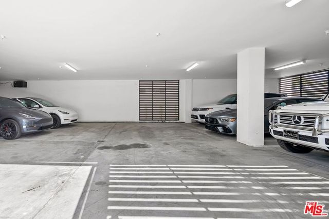 1236 N Spaulding Avenue 3, West Hollywood, CA 90046