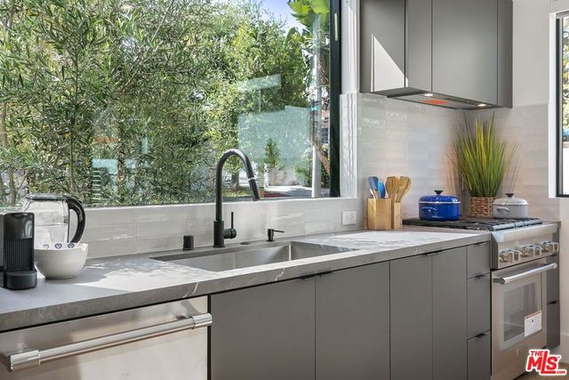 1236 N Spaulding Avenue 3, West Hollywood, CA 90046