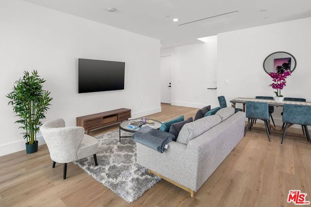 1236 N Spaulding Avenue 3, West Hollywood, CA 90046