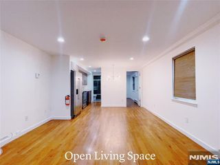 327 Undercliff Avenue 1, Edgewater, NJ 07020