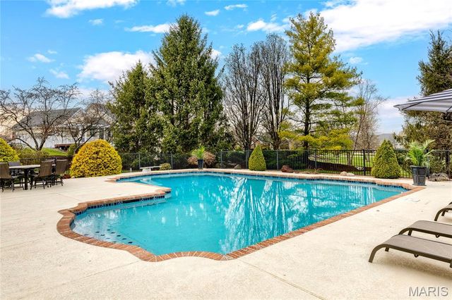 248 Camelot Drive, Weldon Spring, MO 63304