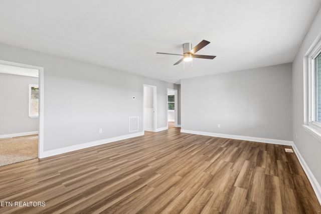 890 Old Harriman Hwy, Oliver Springs, TN 37840
