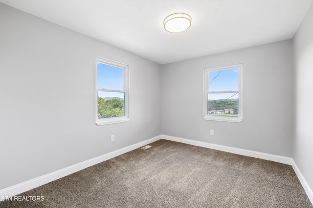 890 Old Harriman Hwy, Oliver Springs, TN 37840
