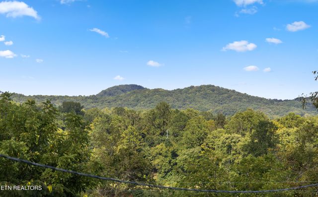 890 Old Harriman Hwy, Oliver Springs, TN 37840
