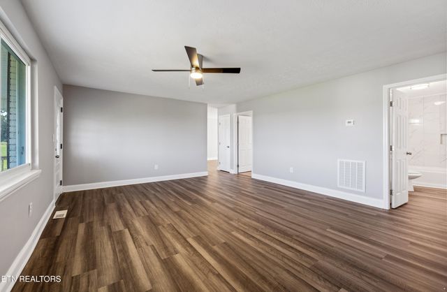890 Old Harriman Hwy, Oliver Springs, TN 37840