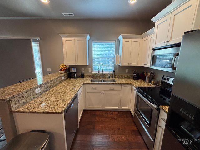 8867 W Evening Star Ln, Boise, ID 83709