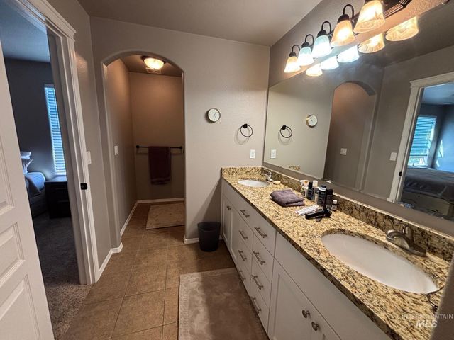 8867 W Evening Star Ln, Boise, ID 83709