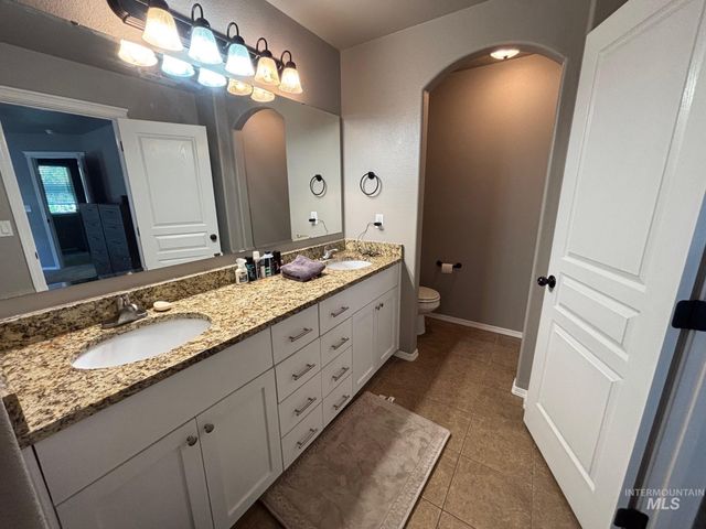 8867 W Evening Star Ln, Boise, ID 83709