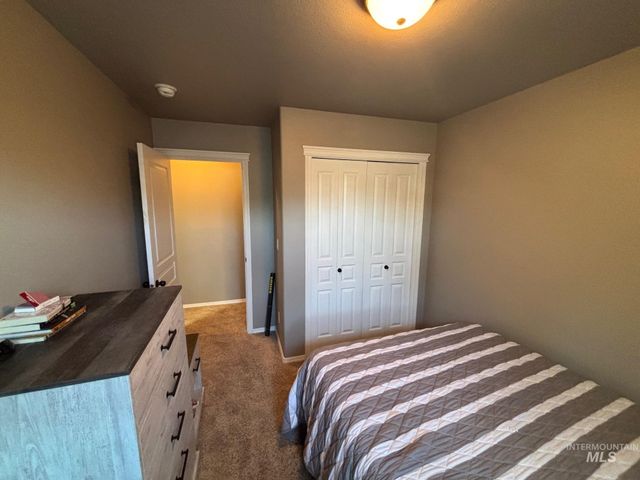 8867 W Evening Star Ln, Boise, ID 83709