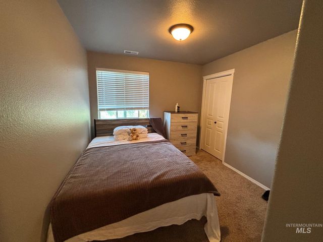 8867 W Evening Star Ln, Boise, ID 83709