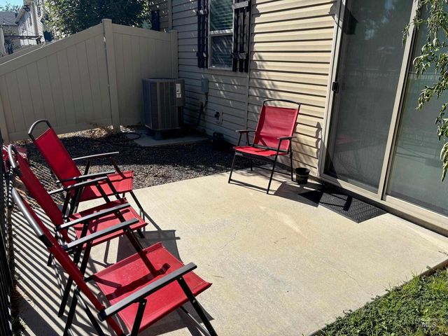 8867 W Evening Star Ln, Boise, ID 83709