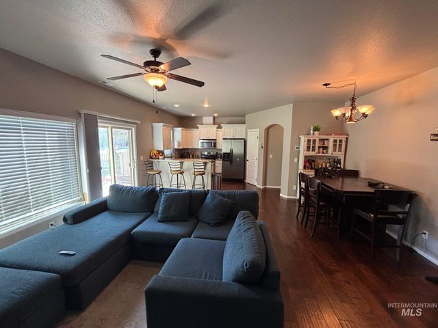 8867 W Evening Star Ln, Boise, ID 83709
