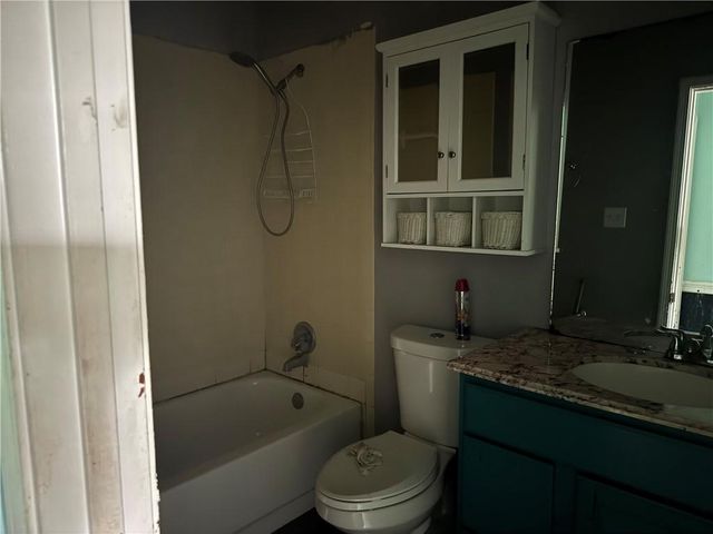 5187 Somerset W Drive, Mobile, AL 36619