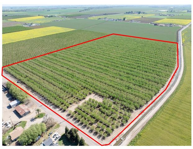 1613 Fig Ave, Patterson, CA 95363