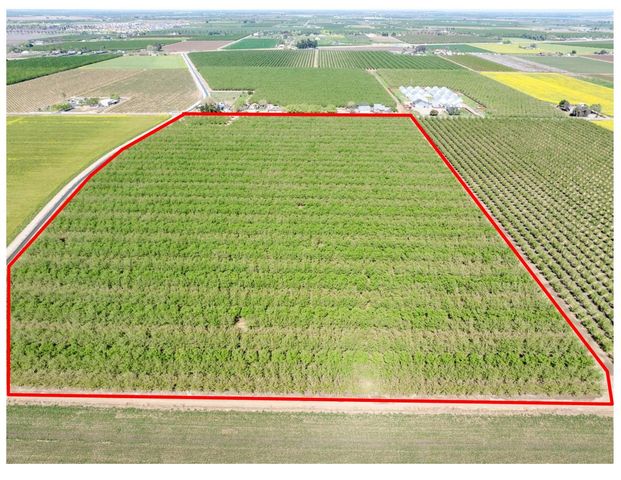 1613 Fig Ave, Patterson, CA 95363