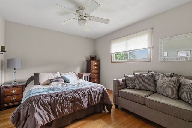 2221 3rd St B Street, East Moline, IL 61244
